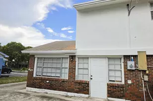 814 Poplar Dr, Lake Park, FL 33403 - Photo 1