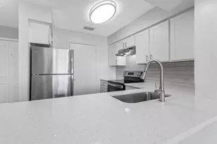 17900 NE 31st Ct, Aventura, FL 33160 - Photo 9