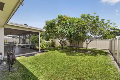 9860 Honeysuckle Avenue, Palm Beach Gardens, FL 33410 - Photo 43