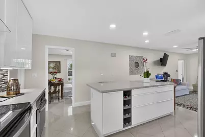 9860 Honeysuckle Avenue, Palm Beach Gardens, FL 33410 - Photo 19