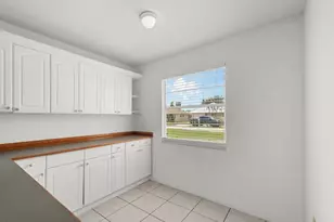 368 14th Pl SW, Vero Beach, FL 32962 - Photo 13