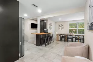 711 Laurel Dr, Lake Park, FL 33403 - Photo 9