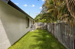 14814 Paddock Dr, Wellington, FL 33414 - Photo 35