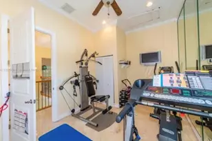 423 NE 3rd St, Pompano Beach, FL 33060 - Photo 31