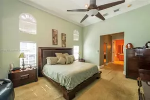 423 NE 3rd St, Pompano Beach, FL 33060 - Photo 9