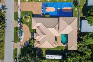 423 NE 3rd St, Pompano Beach, FL 33060 - Photo 5