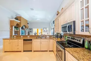 423 NE 3rd St, Pompano Beach, FL 33060 - Photo 19
