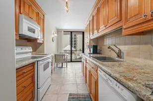 4200 N Ocean Dr, Singer Island, FL 33404 - Photo 9