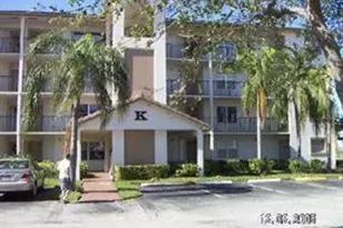 1300 SW 125th Ave, Pembroke Pines, FL 33027 - Photo 3