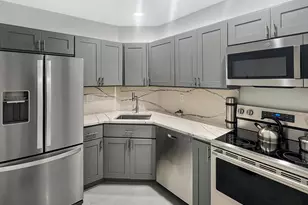 136 NE 19th Ct, Wilton Manors, FL 33305 - Photo 3