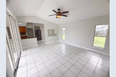 711 SE Celtic Avenue, Port Saint Lucie, FL 34983 - Photo 9