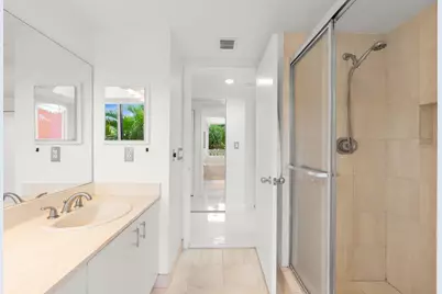 1000 E Island Boulevard #305, Aventura, FL 33160 - Photo 17