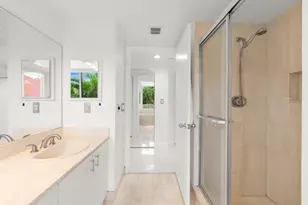 1000 E Island Blvd, Aventura, FL 33160 - Photo 17