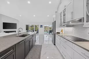 7082 NW 3rd Ave, Boca Raton, FL 33487 - Photo 17