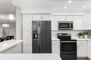 3150 W Rolling Hills Cir, Davie, FL 33328 - Photo 3