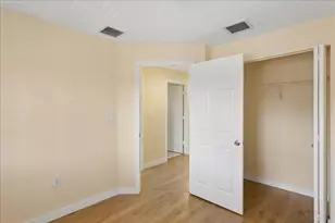 6036 SW 19th Pl, North Lauderdale, FL 33068 - Photo 5