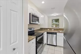 6036 SW 19th Pl, North Lauderdale, FL 33068 - Photo 7