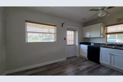 462 Hernando Street #B, Fort Pierce, FL 34949 - Photo 7