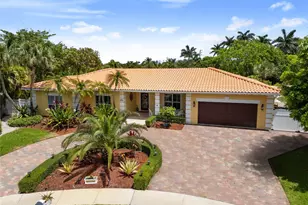 16686 Golfview Dr, Weston, FL 33326 - Photo 5