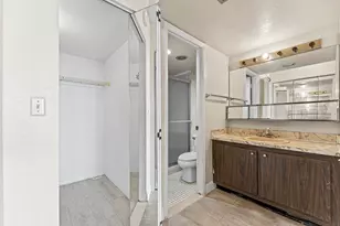 1400 St Charles Pl, Pembroke Pines, FL 33026 - Photo 23