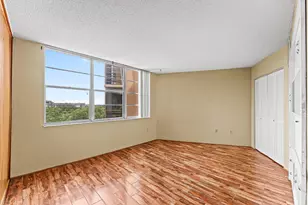 1400 St Charles Pl, Pembroke Pines, FL 33026 - Photo 15