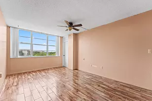 1400 St Charles Pl, Pembroke Pines, FL 33026 - Photo 19