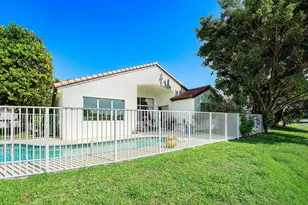 18724 Sea Turtle Ln, Boca Raton, FL 33498 - Photo 5