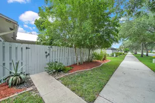 8850 Ranta Ct, Boynton Beach, FL 33436 - Photo 3