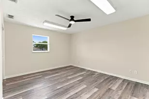 165 SW Hawthorne Cir, Port Saint Lucie, FL 34953 - Photo 17