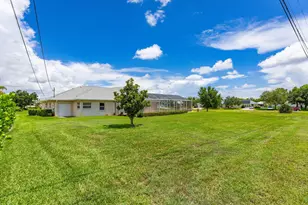 165 SW Hawthorne Cir, Port Saint Lucie, FL 34953 - Photo 23