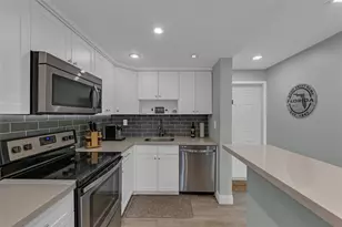 611 NE 14th Ave, Fort Lauderdale, FL 33304 - Photo 3
