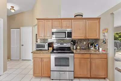 3715 Lancewood Place, Delray Beach, FL 33445 - Photo 13