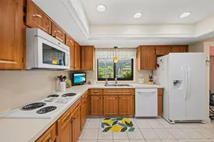1720 NW 105th Ave, Pembroke Pines, FL 33026 - Photo 9