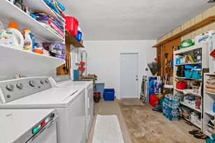 1720 NW 105th Ave, Pembroke Pines, FL 33026 - Photo 21