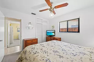 1720 NW 105th Ave, Pembroke Pines, FL 33026 - Photo 19