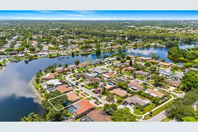 1720 NW 105th Avenue, Pembroke Pines, FL 33026 - Photo 29