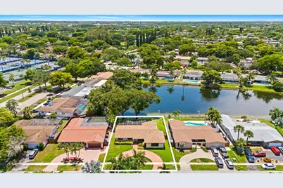1720 NW 105th Avenue, Pembroke Pines, FL 33026 - Photo 1