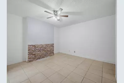 105 Woodland Road, Palm Springs, FL 33461 - Photo 17