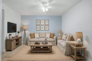 105 Woodland Rd, Palm Springs, FL 33461 - Photo 9