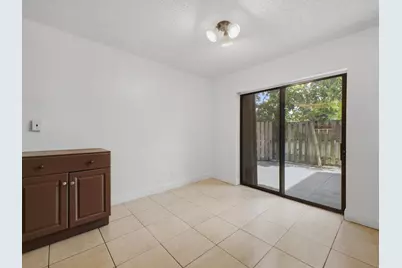 105 Woodland Road, Palm Springs, FL 33461 - Photo 11