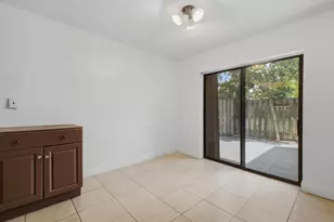 105 Woodland Rd, Palm Springs, FL 33461 - Photo 11