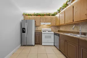 105 Woodland Rd, Palm Springs, FL 33461 - Photo 15