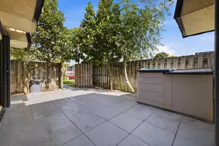 105 Woodland Rd, Palm Springs, FL 33461 - Photo 5