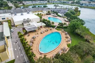 205 Wellington M, West Palm Beach, FL 33417 - Photo 11