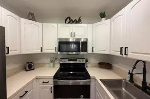 180 Cypress Club Dr, Pompano Beach, FL 33060 - Photo 19