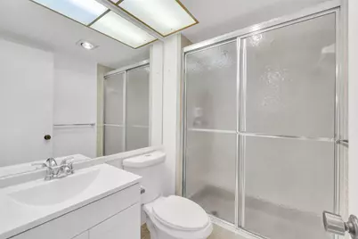 301 Cambridge Road #202, Hollywood, FL 33024 - Photo 7