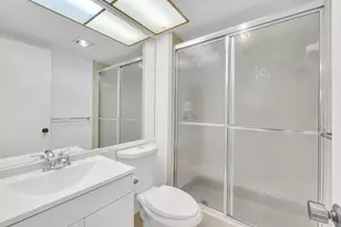 301 Cambridge Rd, Hollywood, FL 33024 - Photo 7