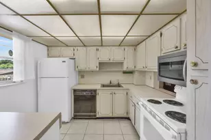 301 Cambridge Rd, Hollywood, FL 33024 - Photo 3