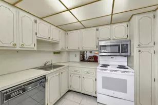 301 Cambridge Rd, Hollywood, FL 33024 - Photo 11