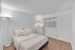 301 Cambridge Rd, Hollywood, FL 33024 - Photo 23